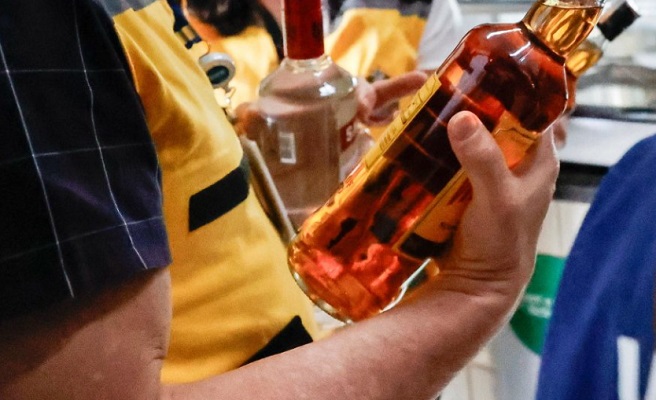Autoridades discutem medidas para prevenir intoxicação por metanol no Amazonas