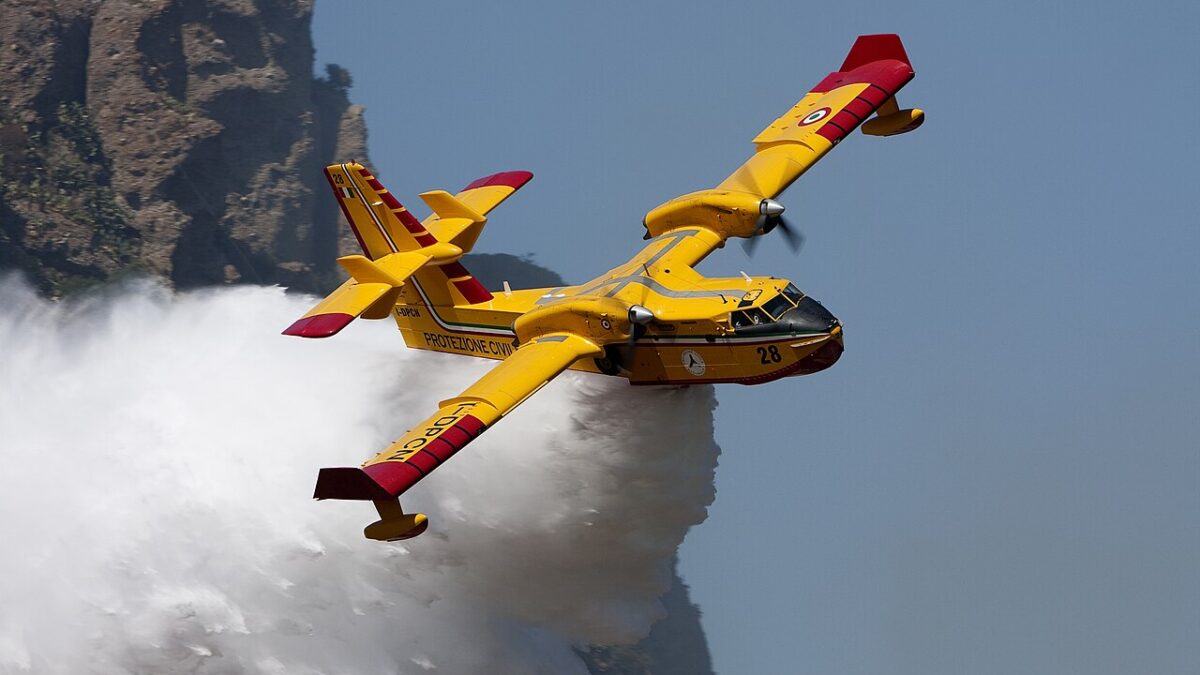 Aeronaves federais chegam a Manaus para reforçar o combate aos incêndios